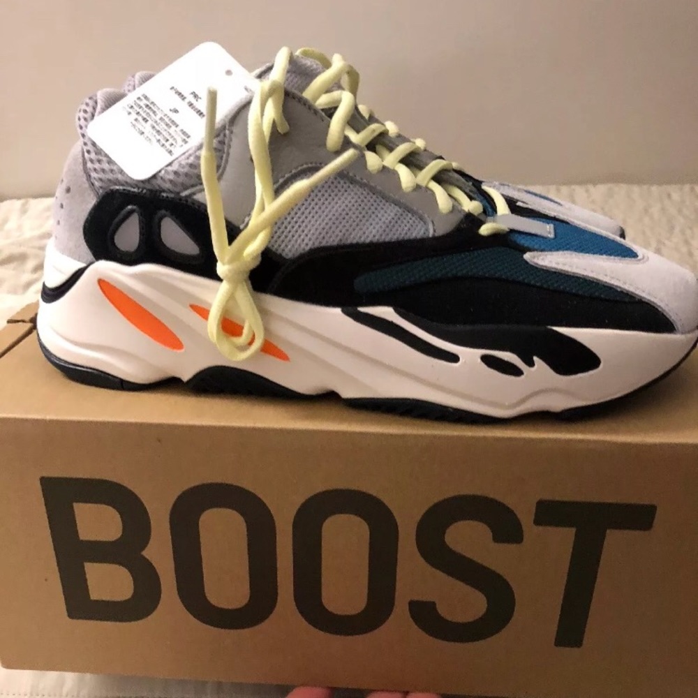 YEEZY BOOST 700 WAVERUNNER SIZE 10